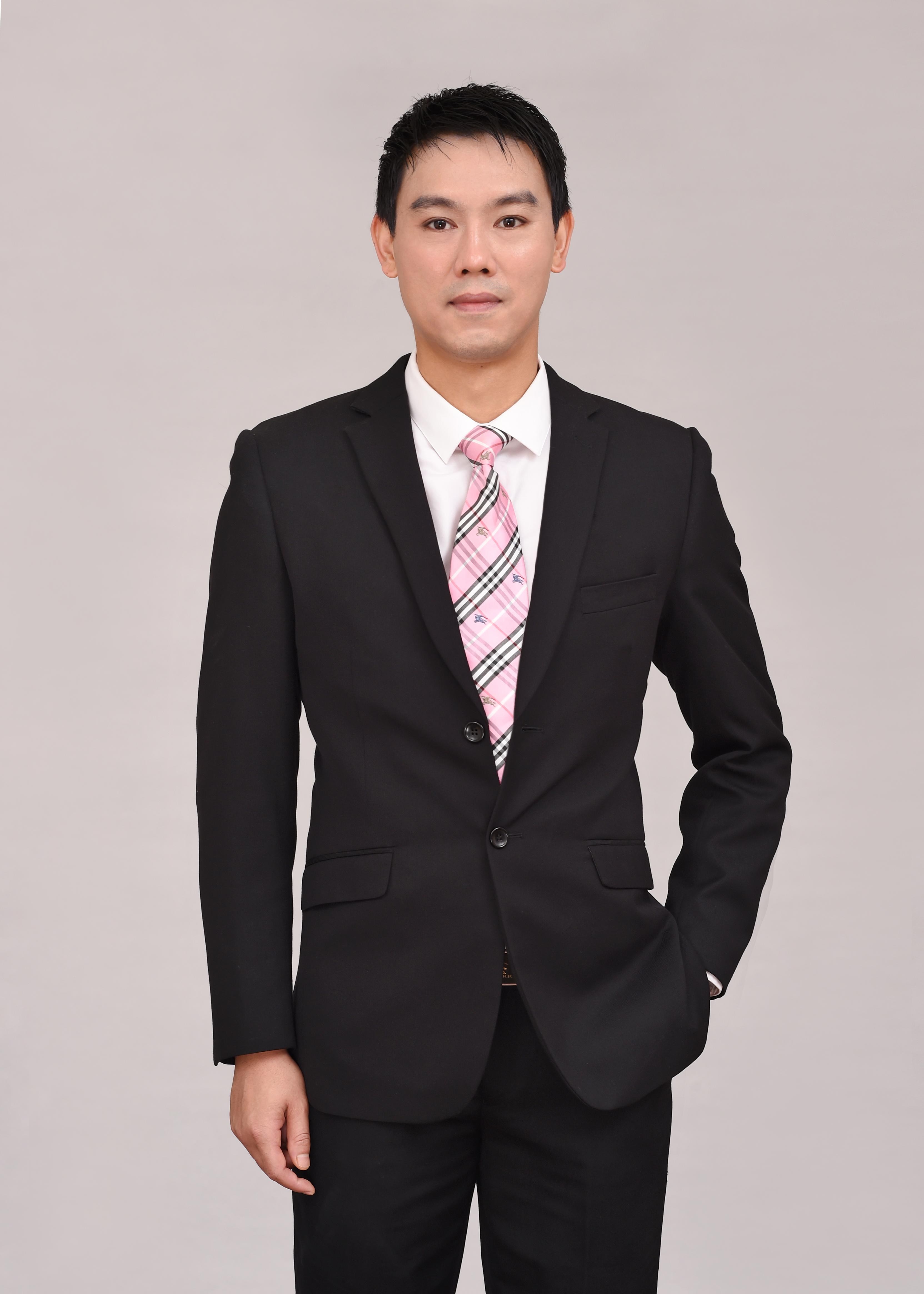 何乔友 项目运营总监